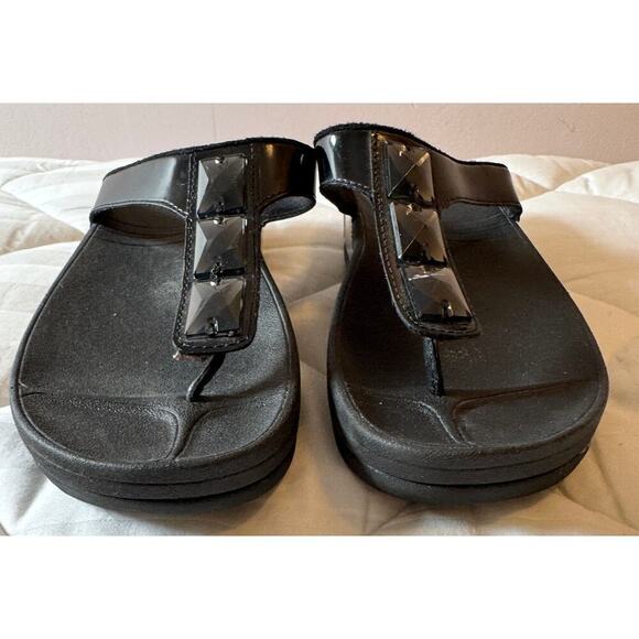 FITFLOP Pietra Bejeweled Slip On Patent Leather Sandals Thongs Size 7 - Picture 3 of 8